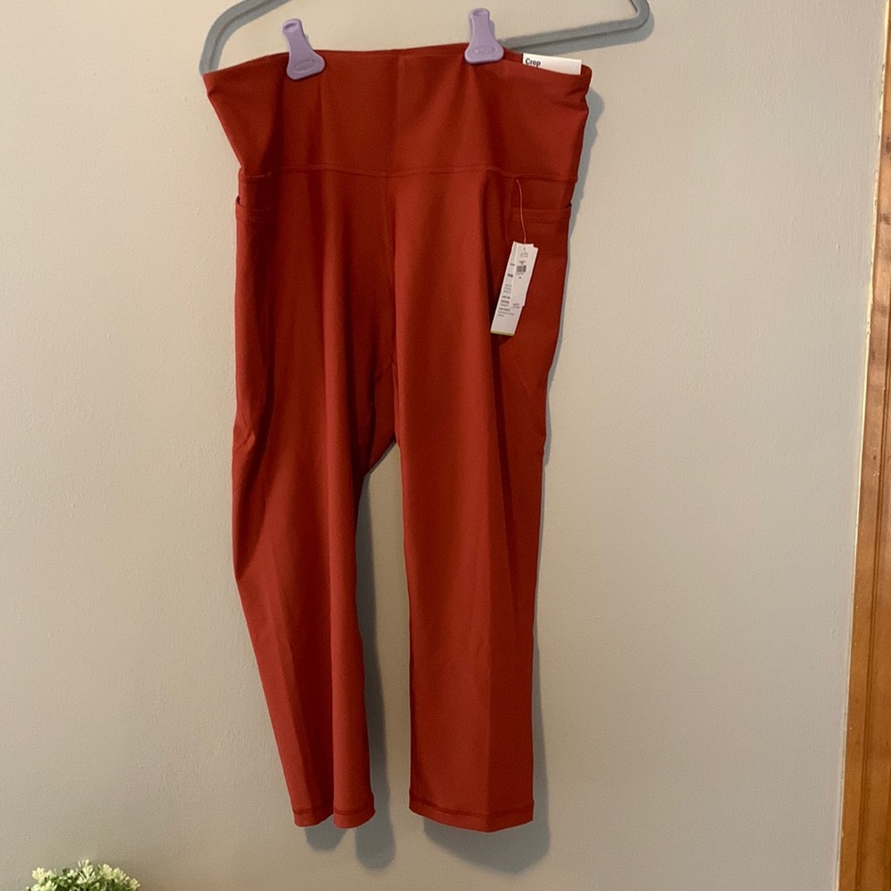 NWT Old Navy Crop Leggings
